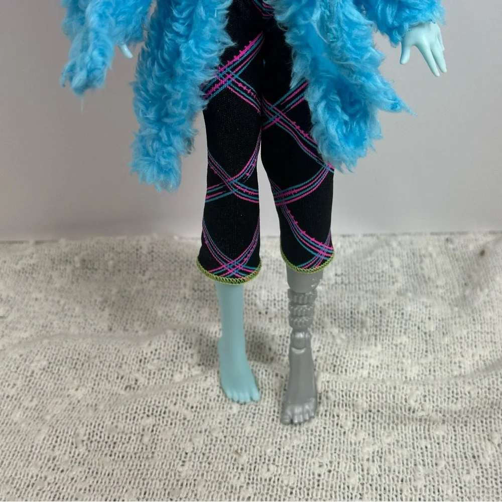 MONSTER HIGH  Creepover Party Frankie Stein doll